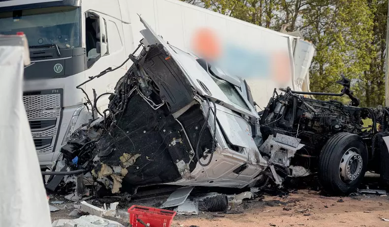 sofer-roman-de-tir-mort-accident-camioane-autostrada-germania