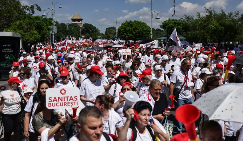 protest sanitas piata victoriei