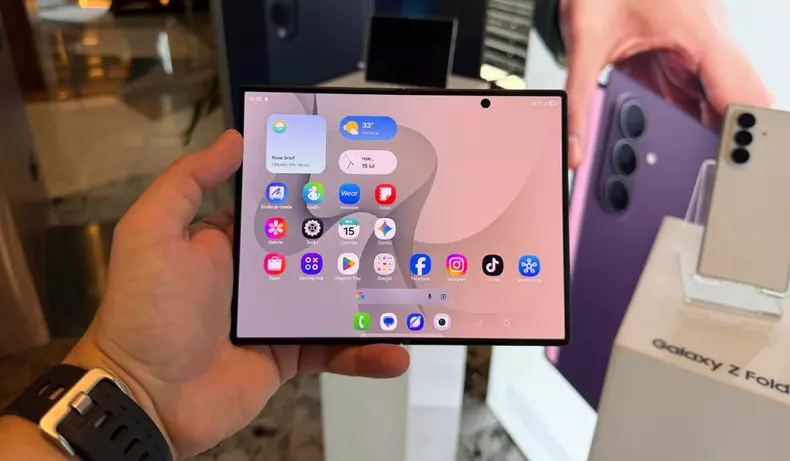 Samsung Galaxy Z Fold8 (5)