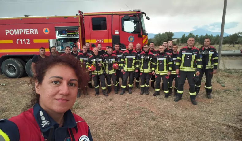echipaj pompieri romani incendiu grecia