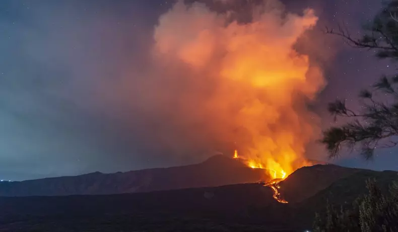 eruptie-etna-11-august-2026-italia-zboruri-suspendate-aeroport-catania (1)