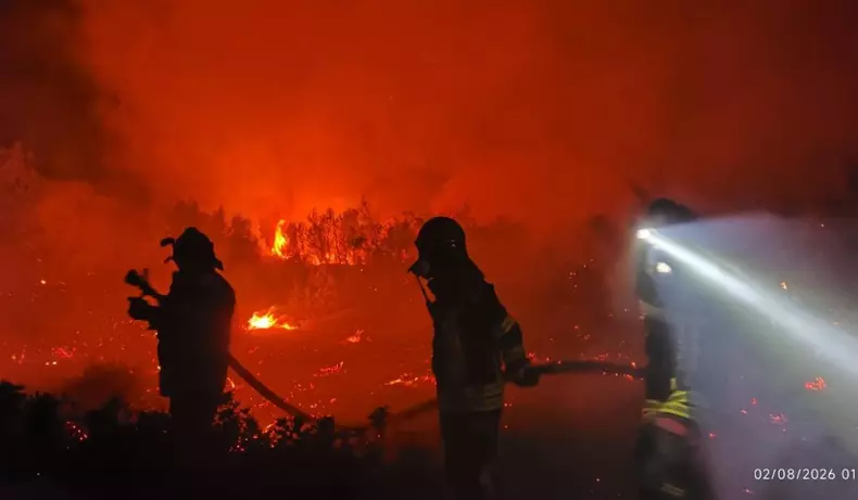 incendiu grecia pompieri romani