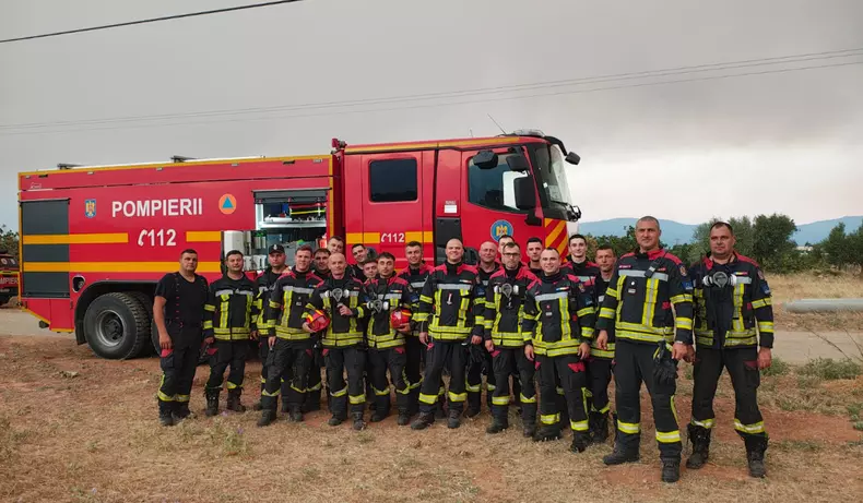 pompieri romani incendiu grecia masina
