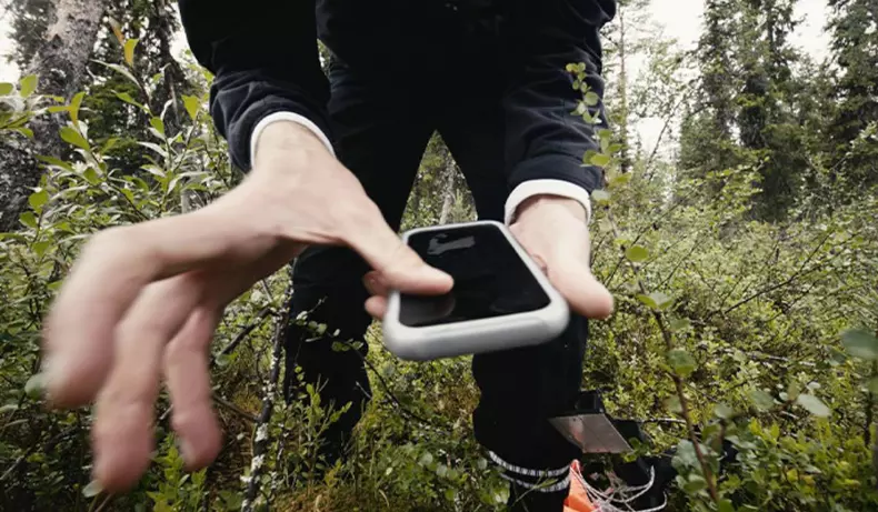 Un iPhone 17 Pro a căzut de la 30.607 metri și a supraviețuit (3)