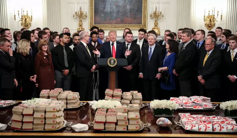 donald trump burgeri casa alba