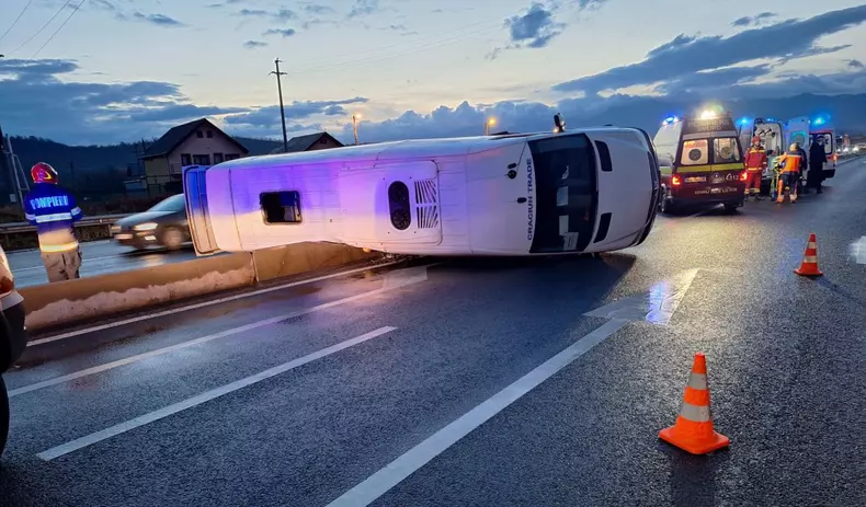 microbuz-11-oameni-rasturnat-sosea-vestem-sibiu-plan-rosu-interventie-accident2