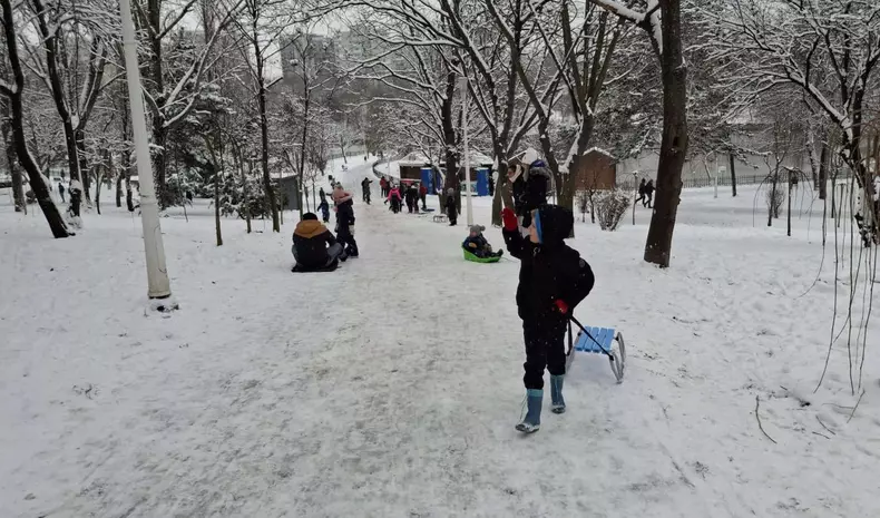 copii-parc-zapada2