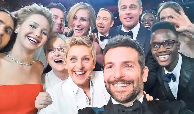 24-SELFIE-OSCAR.jpg