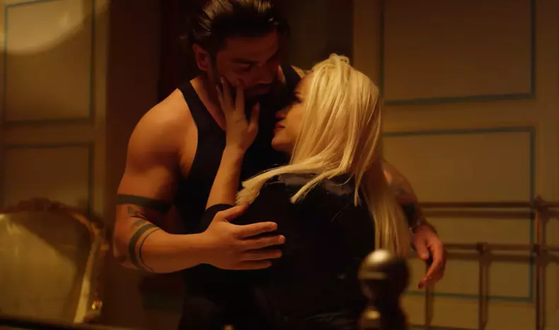 Les spéculations sur une collaboration entre Fendi et Skims ont été confirmées plus tôt cette semaine lorsque la marque de luxe italienne et la marque de lingerie et de sous-vêtements basée à Los Angeles ont publié les premières images