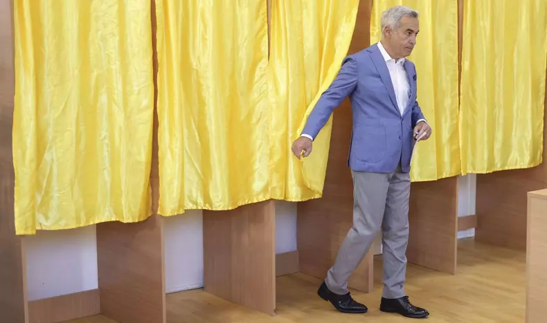 votare-calin-georgescu-george-simion1-4-mai-2025
