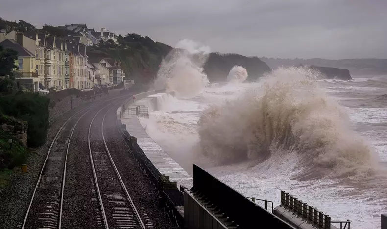 Storn Ciaran hits the UK