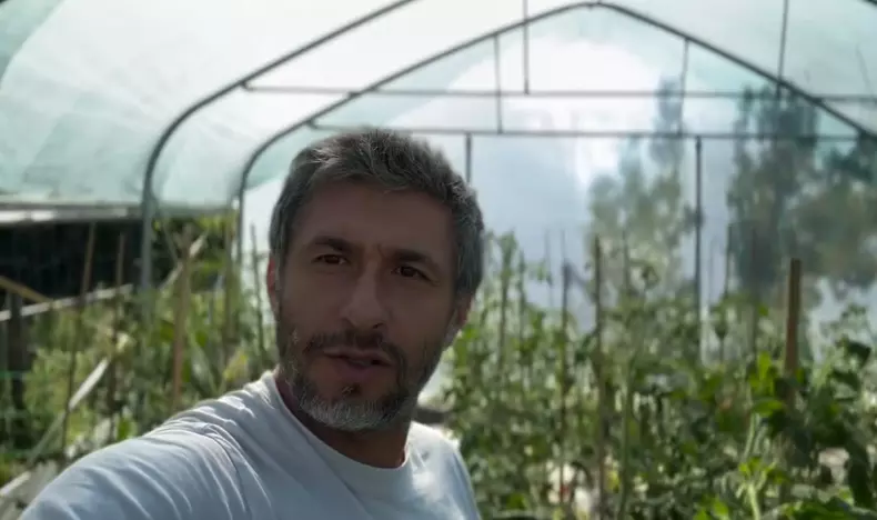 Dragos Bucur solar rosii si castraveti 2