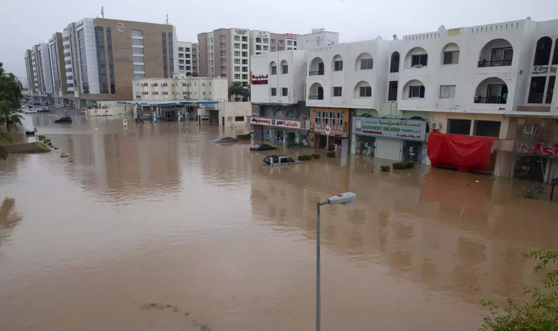 Tropical Storm Shaheen hits the capital Muscat of Oman