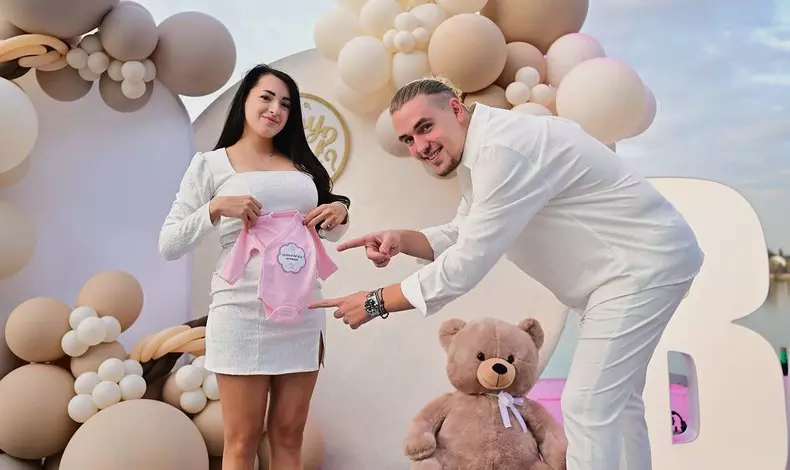 Larisa Iordache va avea o fetiță