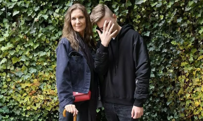 albert si romanita iovan 22