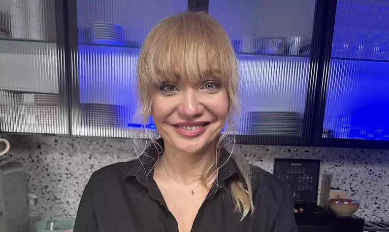 Cristina Cioran gateste