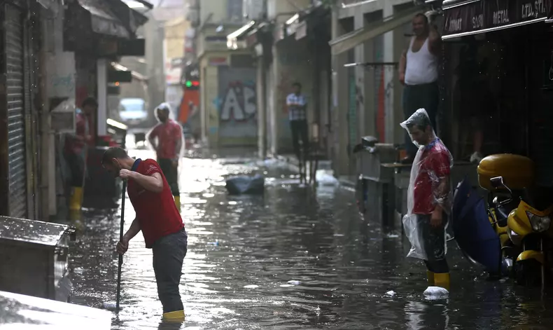 Furtună violentă la Istanbul, Turcia