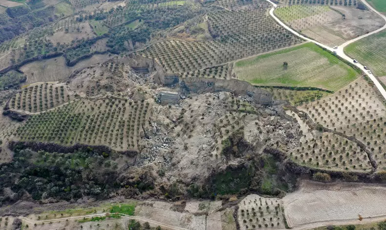 Olive garden split by fissure after earthquakes in Turkiye