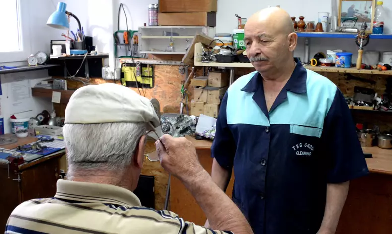 Bărbatul care a ieșit la pensie după 60 de ani de muncă