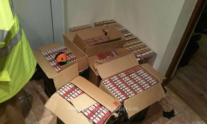 Bani îngropați de contrabandiști de țigări în Constanța (4)