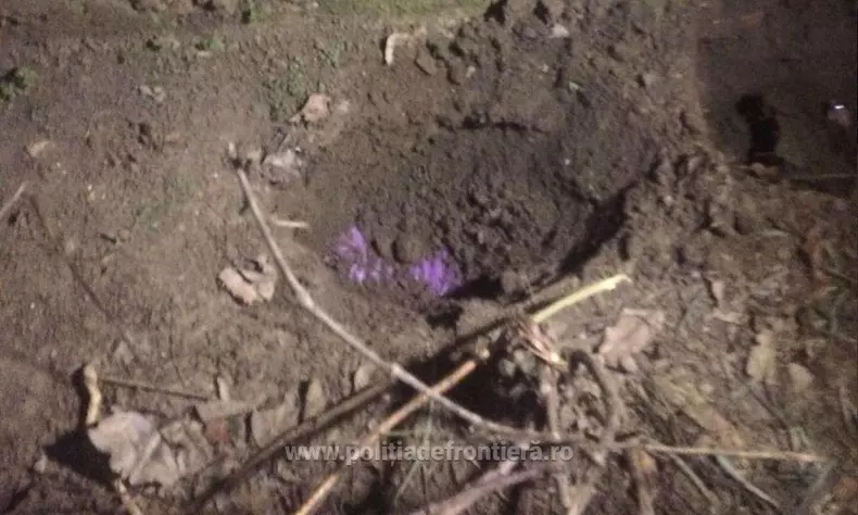 Bani îngropați de contrabandiști de țigări în Constanța (5)