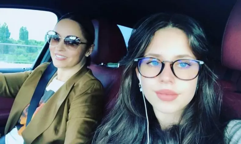 andreea marin si violeta 6