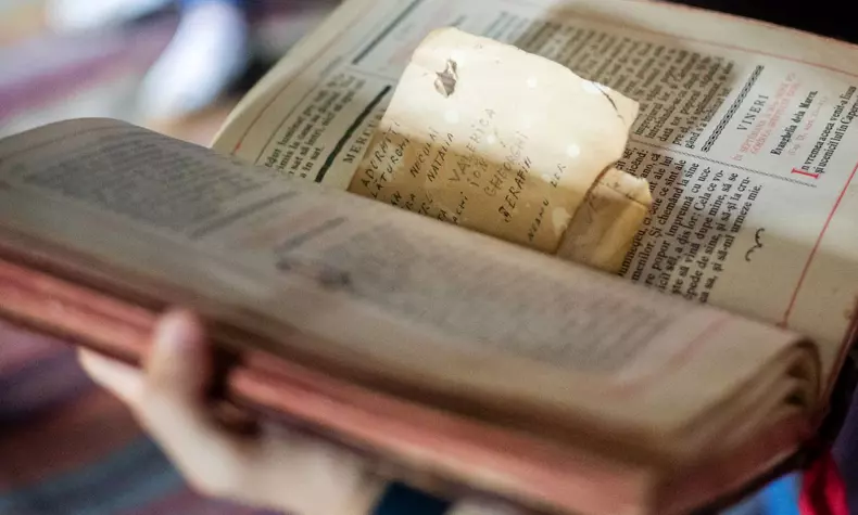 biserica-lemn-sfintii-voievozi9-cucuieti-bacau