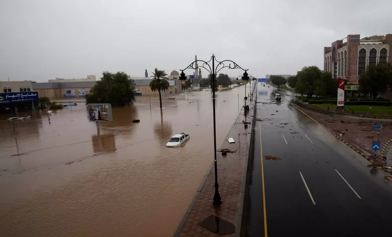 Tropical Storm Shaheen hits the capital Muscat of Oman