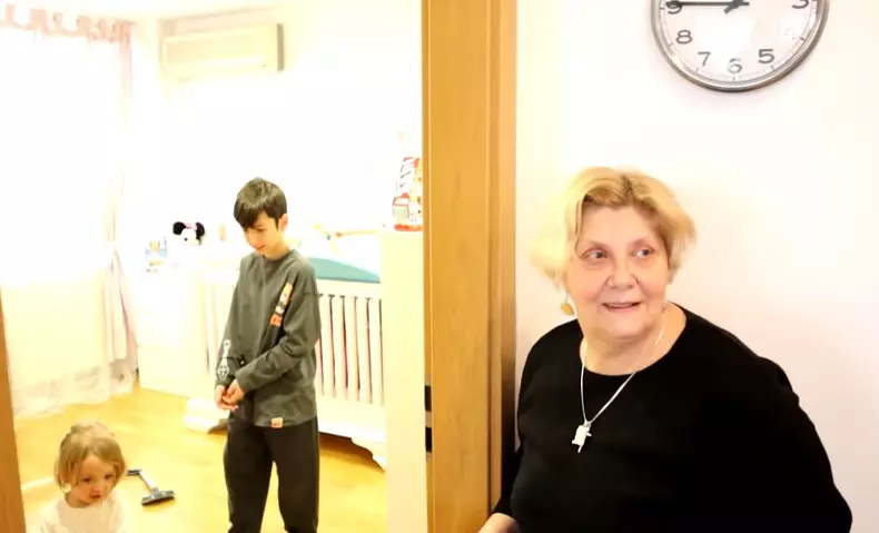 lucian-viziru-isi-cunoaste-nepotica-2