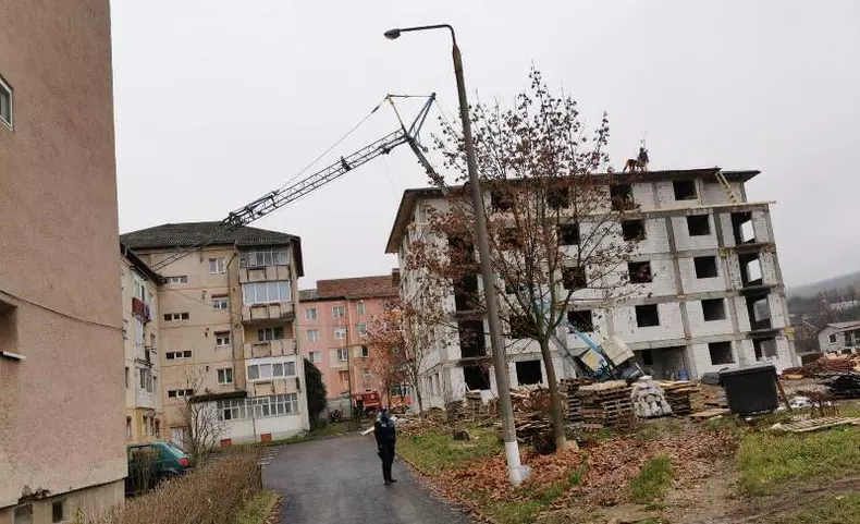 macara-cazuta-bloc-cugir