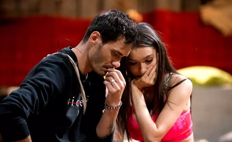 VIDEO Ce se întâmplă între George Burcea și Viviana Sposub, după un an de relație. Fosta prezentatoare TV a șters toate imaginile în care apar împreună