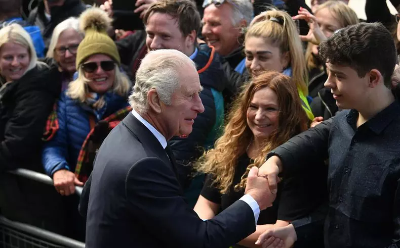 London prepares for late Queen Elizabeth II's funeral