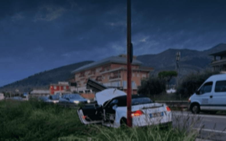 Mașina condusă de militarul american. Foto Captură video TGR via Rainews
