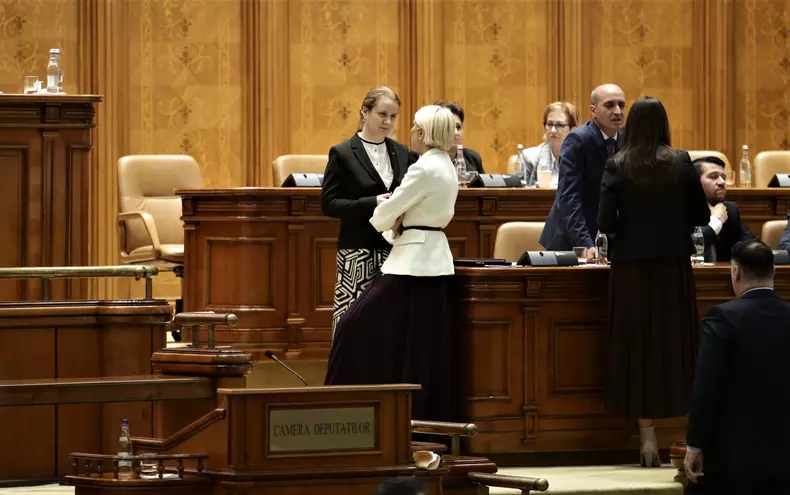 mitus-protest-aur-40