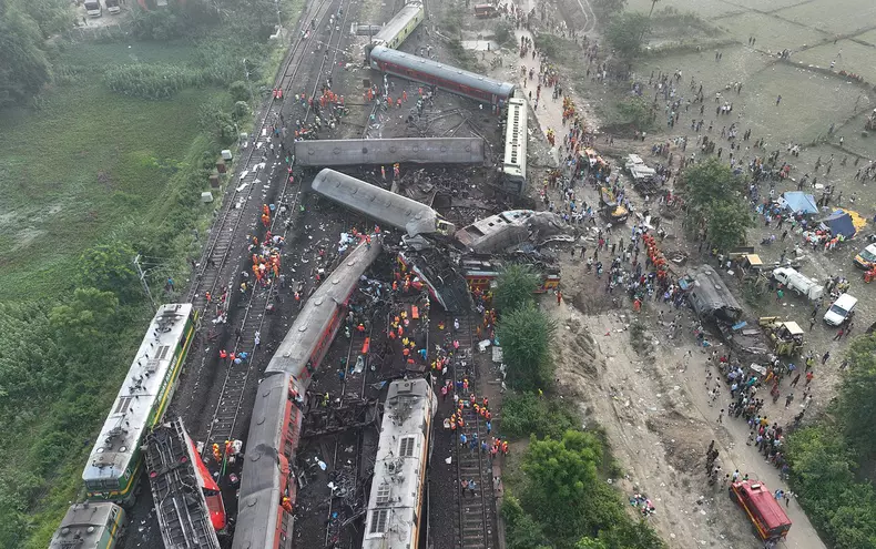 More than 280 dead in India train crash, search for survivors continue