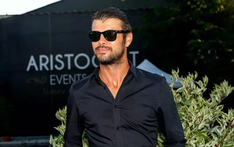 marius elisei impacare oana roman 2