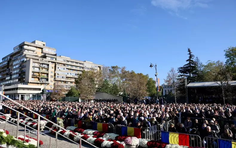 marcel-ciolacu9-parascheva-iasi-facebook