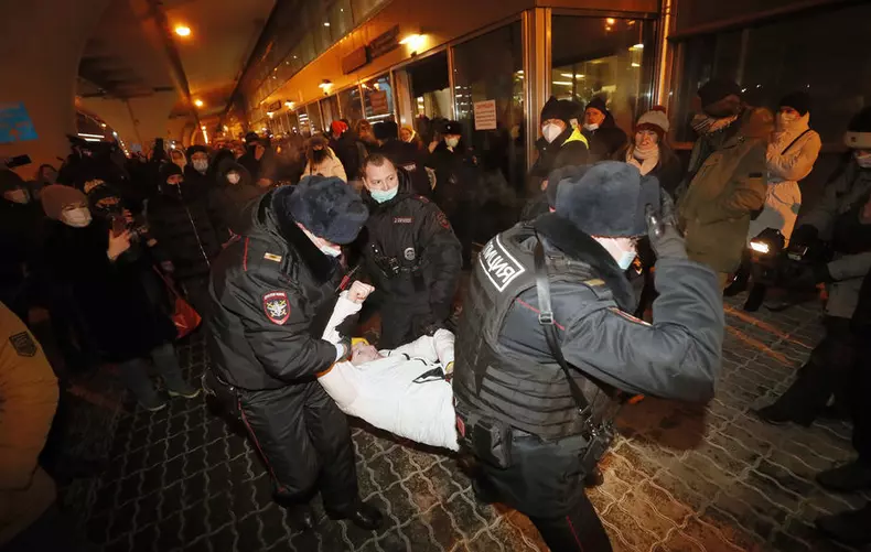 Russian opposition leader Alexei Navalny to return to Moscow