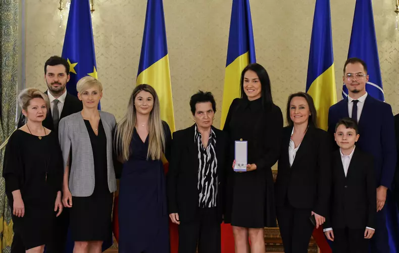 Cristina Neagu a fost decorată de președintele Ilie Bolojan 5