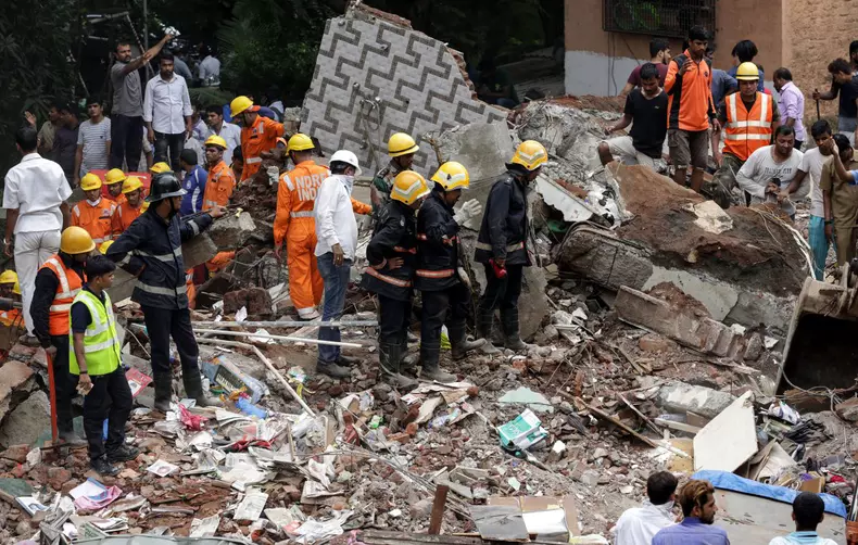 At least five died in a collapsed building in Mumbai