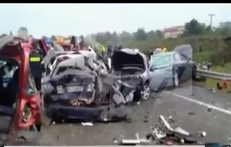 accident-grecia-cinci-morti_01.jpg