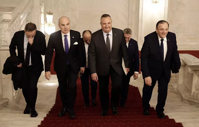 comasare-alegeri-nicolae-ciuca-marcel-ciolacu-foto-dumitru-angelescu-15