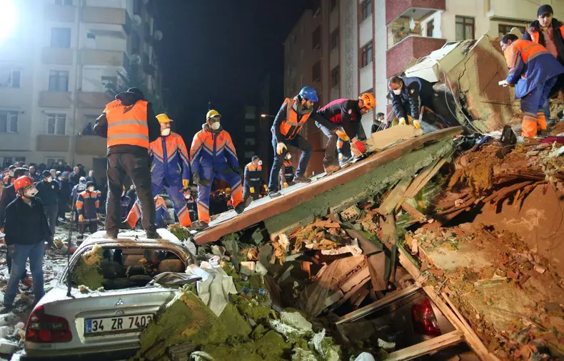 Building collapse in Istanbul