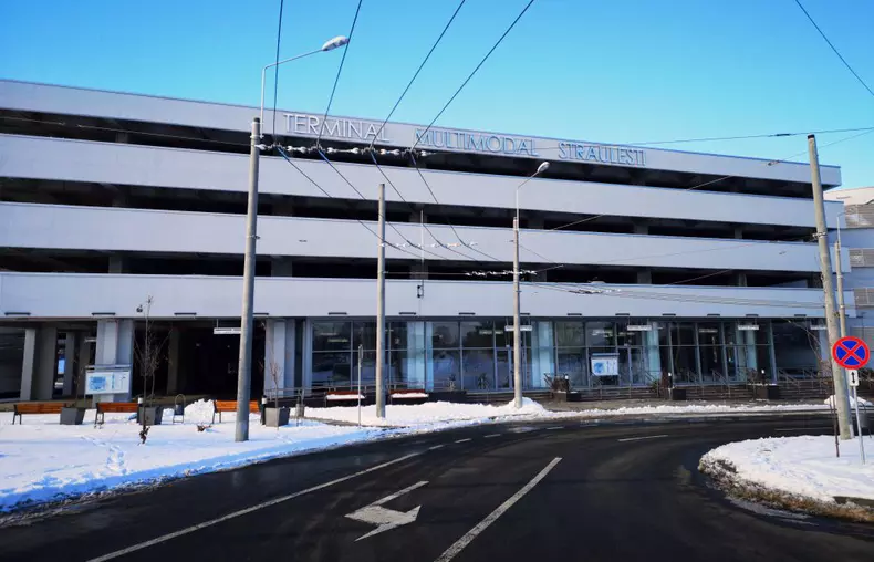 Parcarea multimodală de la Străulești, goală la două de la deschidere
