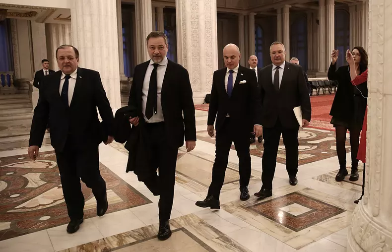 comasare-alegeri-nicolae-ciuca-marcel-ciolacu-foto-dumitru-angelescu-16