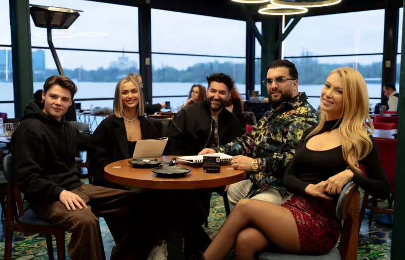 smiley andreea balan tzanca uraganu iuliana beregoi cristian porcari un weekend criminal film (1)