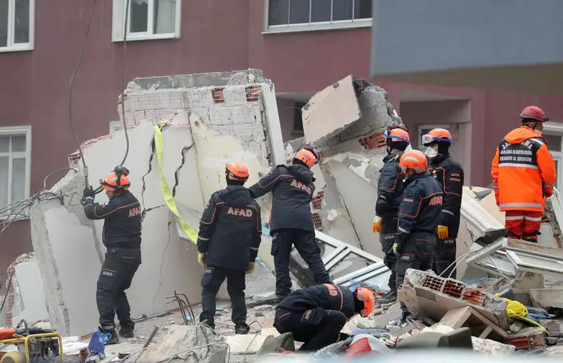 Building collapse in Istanbul