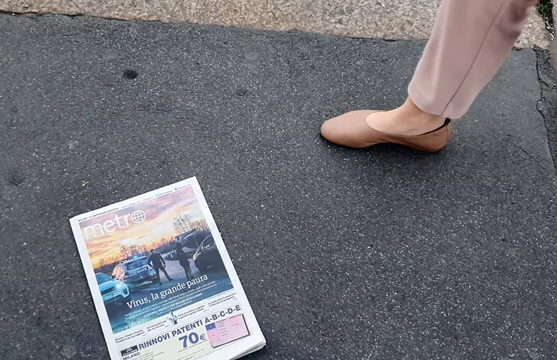 Ziar pe jos în Milano