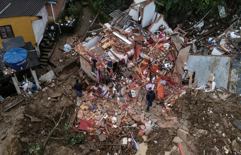 Third day of searches in Petropolis after heavy rains leave at least 130 dead