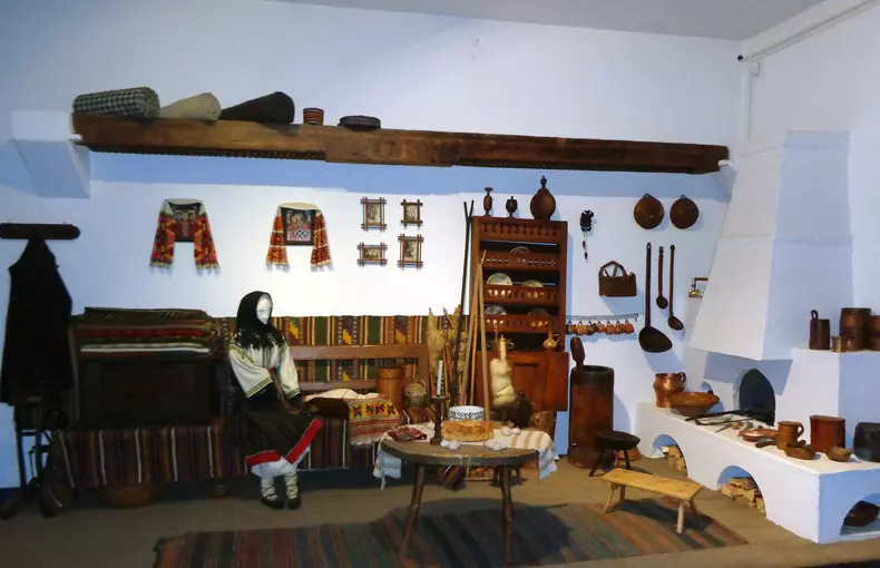muzeul-obiceiurilor-populare-din-bucovina-3022013364648711723216794682617086922088000n
